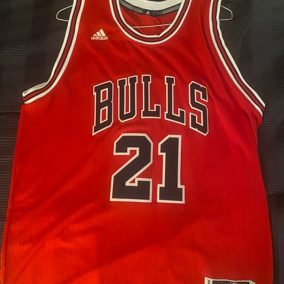 Chicago Bulls Jersey - Picture 1 of 2